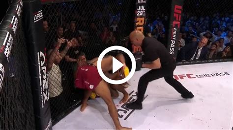 Cw Morgan Charri Re S Impose Sans Trembler Avec Un Violent Tko