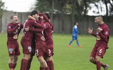 Trapani Mercato In Entrata Ed Uscita Due Ai Saluti Ed Un Ritorno