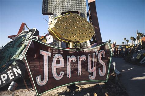 Restored Liberace Sign At Neon Museum The Newly Restored Jerrys