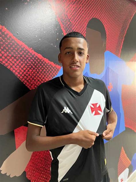 Multa De R Milh Es Vasco Assina Primeiro Contrato Volante