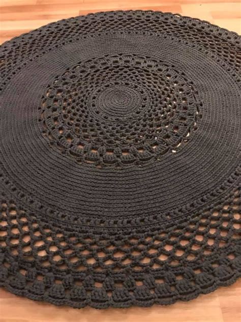 Pin By Elaine Greco Greco On Tapete Yarn Crafts Braided Rugs Handmade