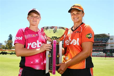 Sydney Sixers Captain Alyssa Healy And Perth Scorchers Captain Suzie