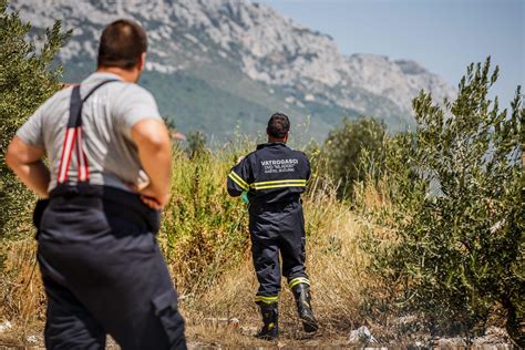 Slobodna Dalmacija Drama U Zagori Mje Tanin Upao U Bunar U Pomo