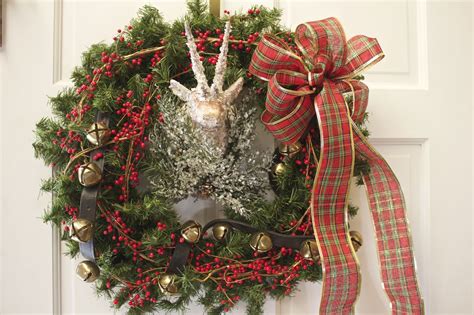 Recycled Christmas Wreath - 2 Bees in a Pod