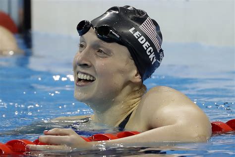 Katie Ledecky Sets World Record In 800 Freestyle Wins Fourth Gold Medal