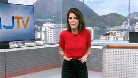 JORNALISTA APRESENTA O RJ1 HOMENAGEM PARA O FLAMENGO DEPOIS DE