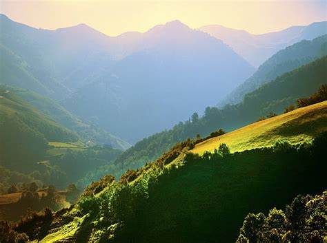 pyrenean mountains stock  pictures royalty  images