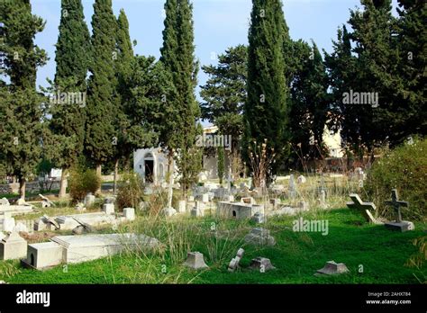 nach dem Bürgerkrieg verlassener griechisch orthodoxer Friedhof