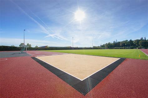 Leichtathletik Laufbahnen Cordel Sportplatzbau Rasenplatz Naturrasen