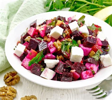 Ensalada De Remolacha Con Queso Manzana Y Nueces