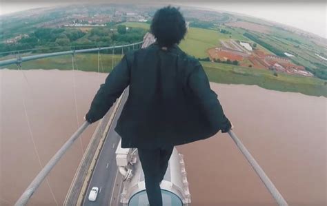 Daredevil Vloggers Scale Humber Bridge Undaunted Before Getting Talking