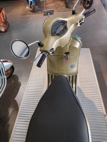 Coimbatore Yellow Vespa Vxl Th Edition Abs Scooter At Rs