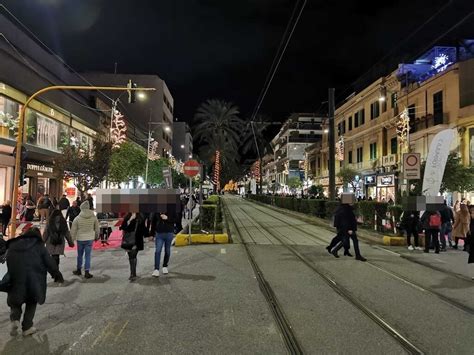 L isola pedonale di viale San Martino sarà prorogata Sì ai parcheggi