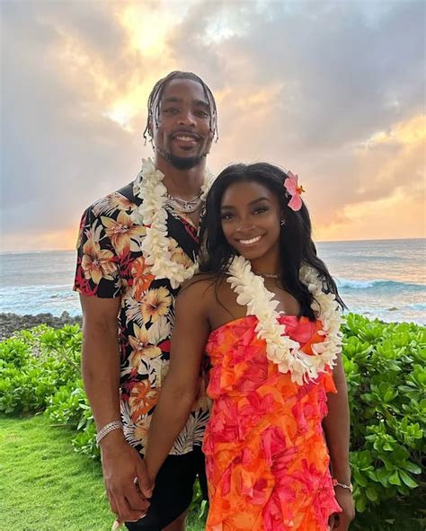 Jonathan Owens Gushes Over Wife Simone Biles To Nfl Teammates After She