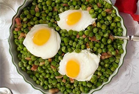 Portuguese Peas and Eggs ~ Ervilhas com Ovos – Leite's Culinaria