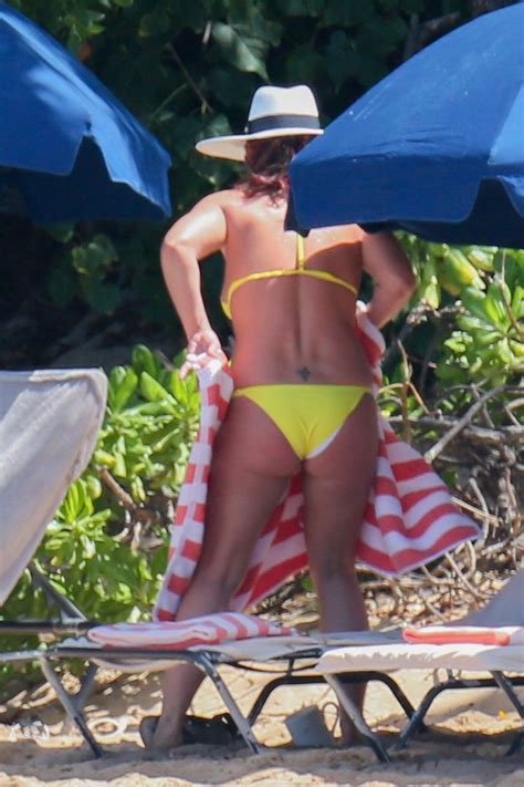 Best 10 Britney Spears Puts Her Bikini Body On Display During Bahamas Trip Artofit