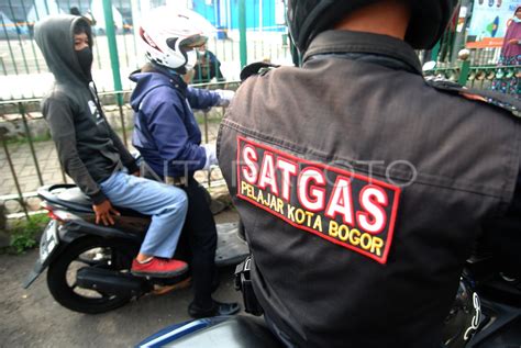 LARANGAN PELAJAR MENGIKUTI AKSI UNJUK RASA DI JAKARTA | ANTARA Foto