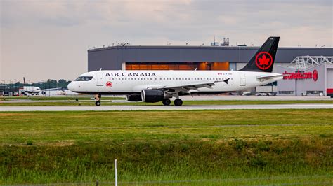 Air Canada Opens New Café Lounge At Montréal-Trudeau International Airport