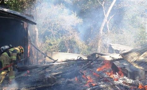 Incendio Redujo A Cenizas Una Vivienda En Franco