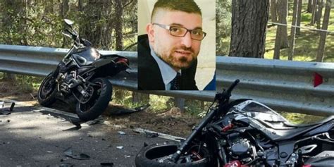 Domenica Drammatica In Sila Con L Auto Contro Moto A Lorica Muore