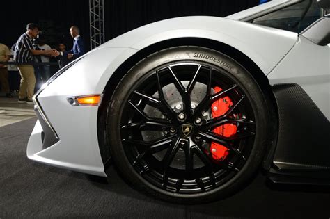 Lamborghini Revuelto V Hpev