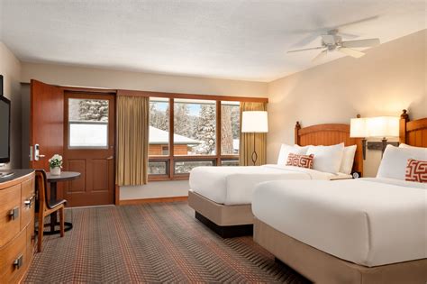 Guest Rooms - Fairmont Jasper Park Lodge