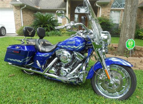 2007 Harley Davidson Screamin Eagle CVO Road King FLHRSE