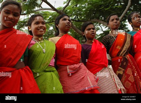 Chhattisgarh folk dance hi-res stock photography and images - Alamy