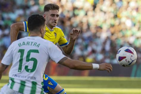 Lesi N De Bartra Y Urgencias Del Betis En El Centro De La Zaga La