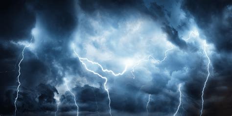 Thunder and Lightning's Impact on Landscape Lighting - Luminocity