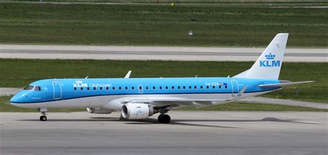 PH EZR KLM Cityhopper Embraer EMB190 Inbound From Amsterda Flickr