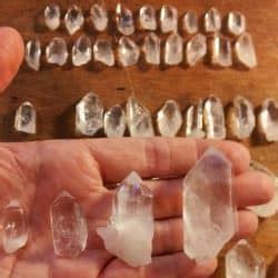 CRYSTAL GRIDS: WHAT ARE THEY? Arkansas Crystal Works