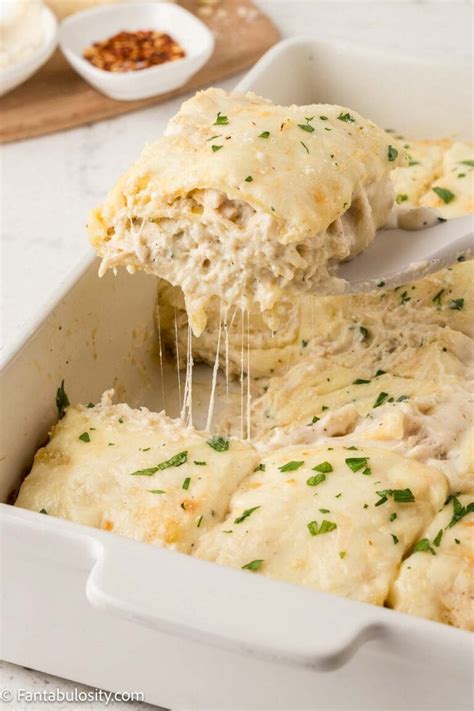 Chicken Alfredo Lasagna - Fantabulosity