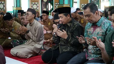 Pererat Silaturahmi Di Bulan Ramadan Ibnu Sina Safari Zuhur Di Masjid