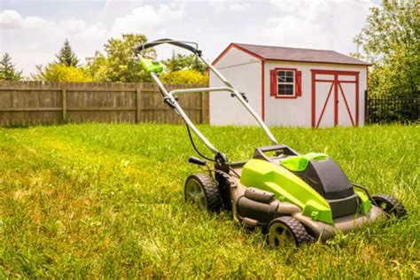 Best Self Propelled Lawn Mower For Hills Review And Buying Guide 2021