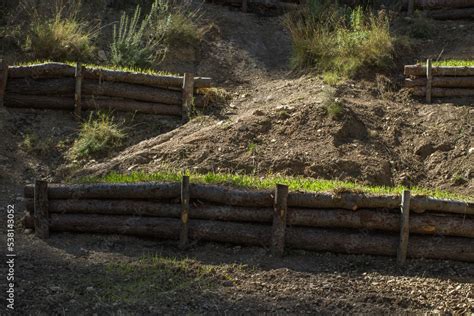 Muros de contención construidos en madera Stock Photo | Adobe Stock