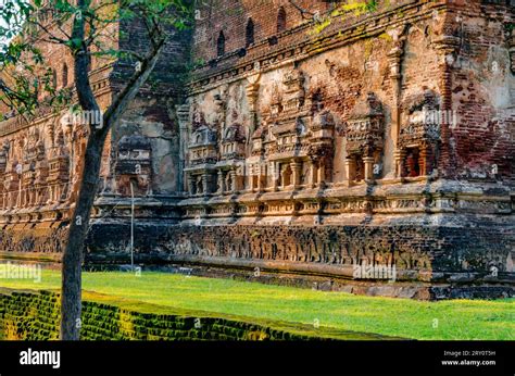 Polonnaruwa Lankathilaka Image House Hi Res Stock Photography And