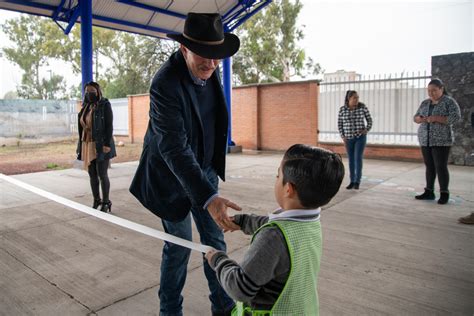 Realizan entrega de arcotechos en escuelas de El Marqués