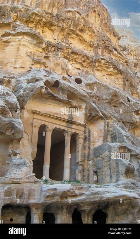 Front view of the Petra caves ancient Stock Photo - Alamy