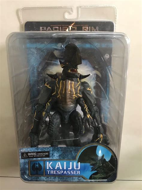 Neca Pacific Rim Ultra Deluxe Knifehead Action Figure