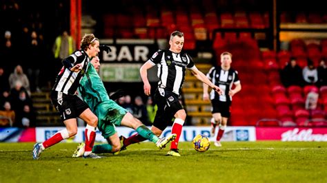 Report Mariners Defeat At Home Grimsby Town Football Club