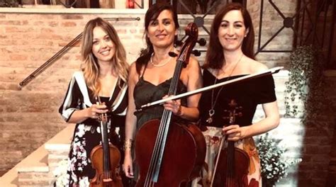 Trio Mariquita In Concerto All Alba Al Bagno Corallo Beach Di Marina