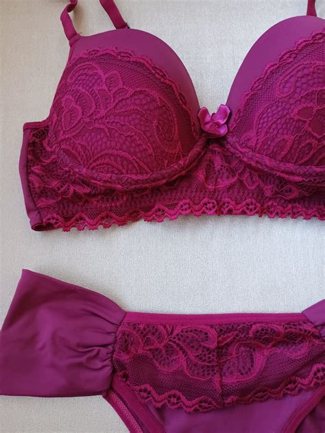 Lingerie conjunto de sutiã e calcinha renda vinho bojo e aro Viva Diva Lingeries