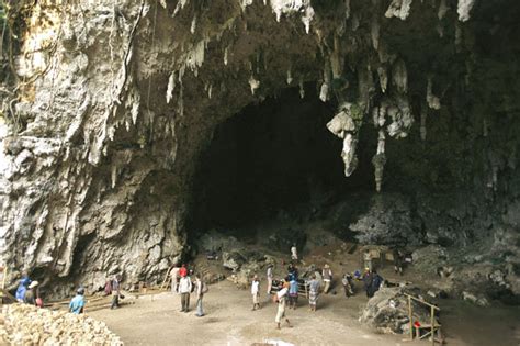 Real-life Hobbits discovered on remote tropical island | Daily Star