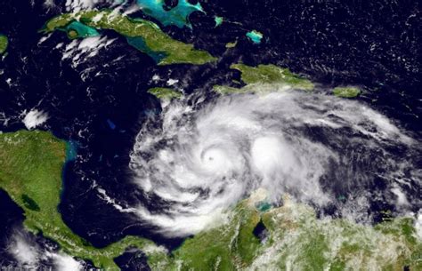 ¿por Qué Esta Imagen Satelital Del Huracán Matthew Se Volvió Viral