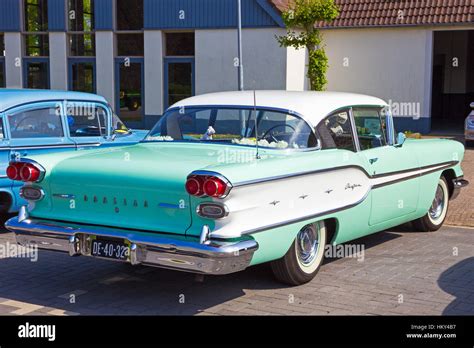 1958 Pontiac Chieftain Stock Photo Alamy