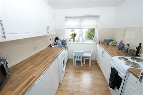 2 Bedroom Upper Cottage Flat For Sale In Millersneuk Crescent