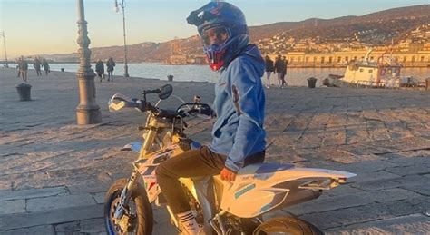 Incidente Con La Moto Federico Huisman Cade E Muore A Anni Trovato