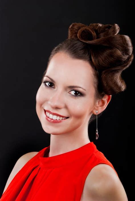 Beau Et Attirant Jeune Femme De Brunette Photo Stock Image Of Visage Perfection