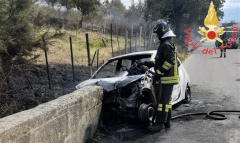 Incidente A Melissa Anziana Muore Carbonizzata Nellauto In Fiamme